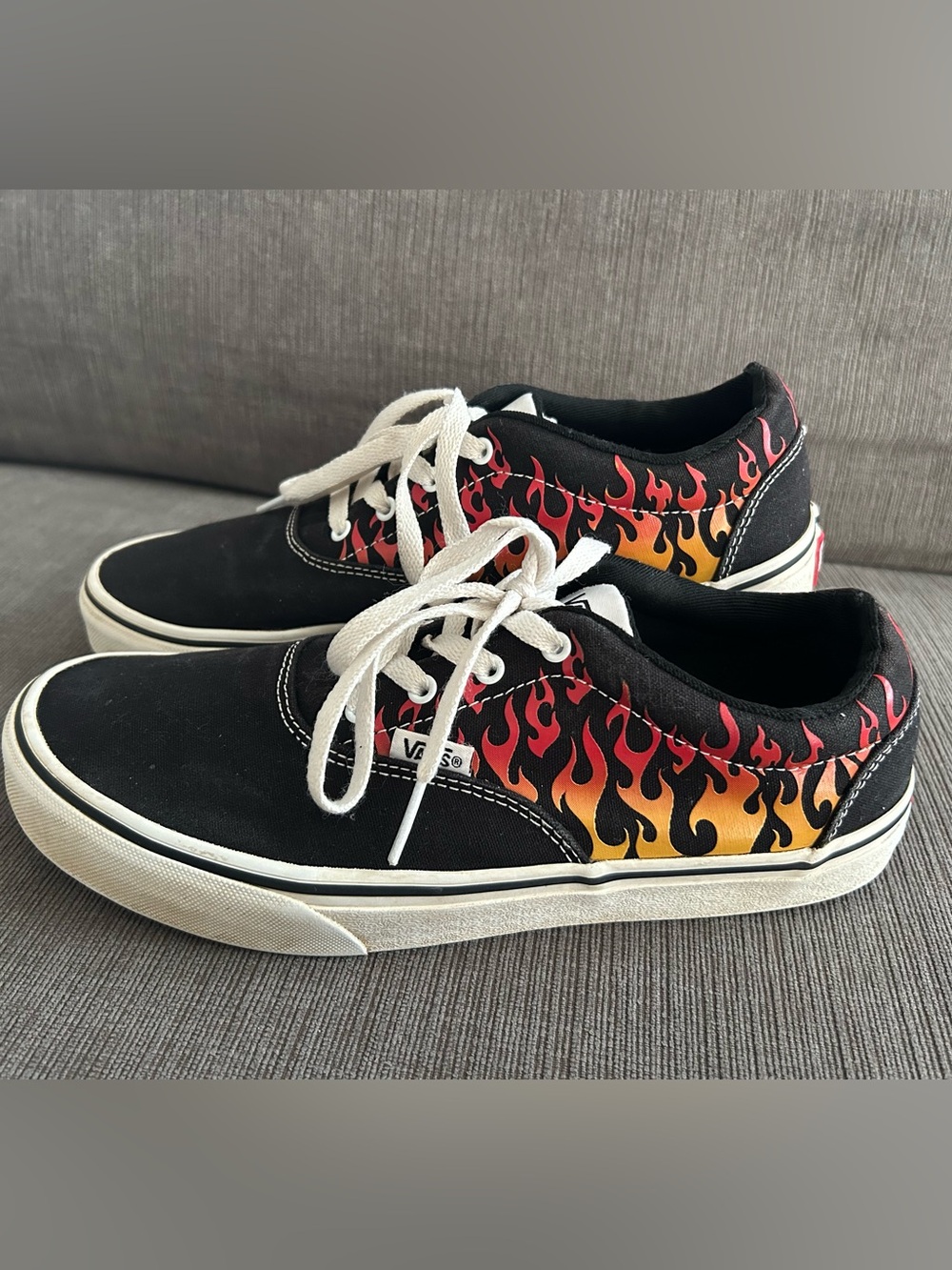 Vans Doheny Flame Low Top Skate Shoes Black Fire Pattern US Youth 6.0 - Picture 5 of 9